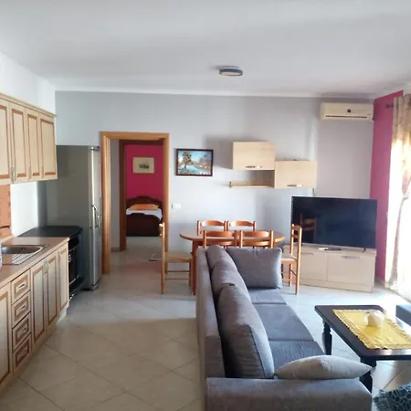 Eleonora Apartment